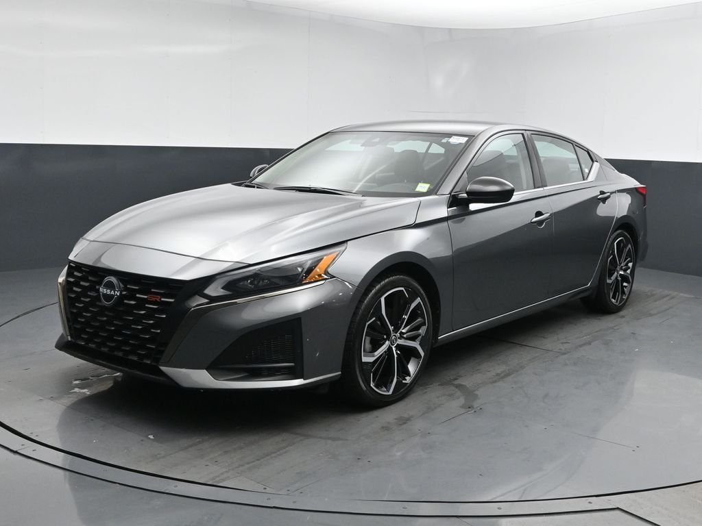 2023 Nissan Altima SR - Photo 19