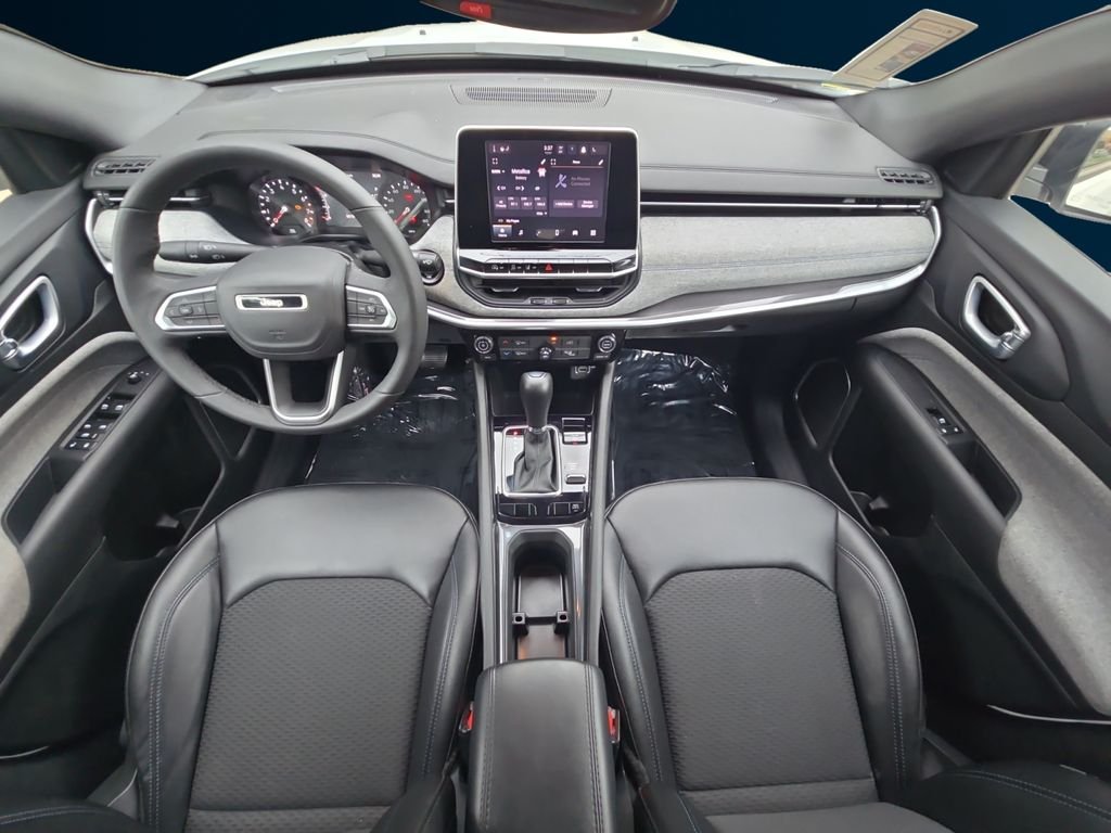Used 2026 White Jeep Latitude image 12