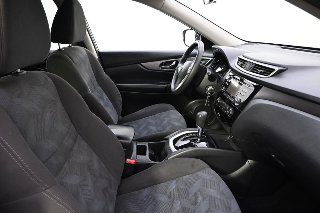 Used 2016 Gun Metallic Nissan S image 14