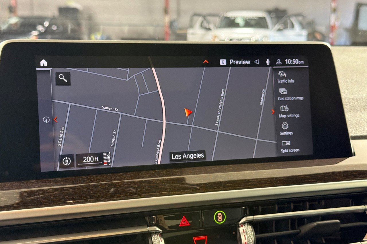 Used 2024 GRAPHITE GREY METALL BMW sDrive30i image 18