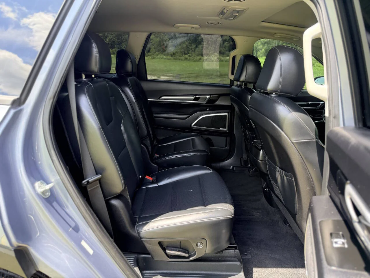Used 2022 Gray Kia S 4dr SUV image 14