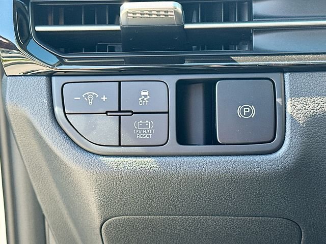 New 2026 Steel Gray Kia LX image 10