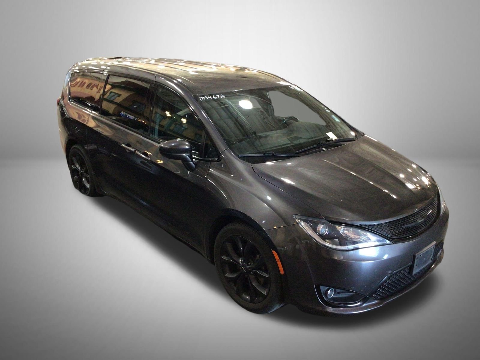 Used 2019 Gray Chrysler Touring Plus image 3