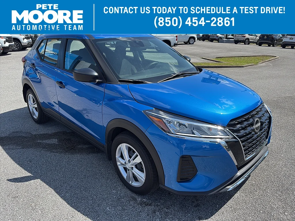 Used 2025 Electric Blue Metallic Nissan  image 1