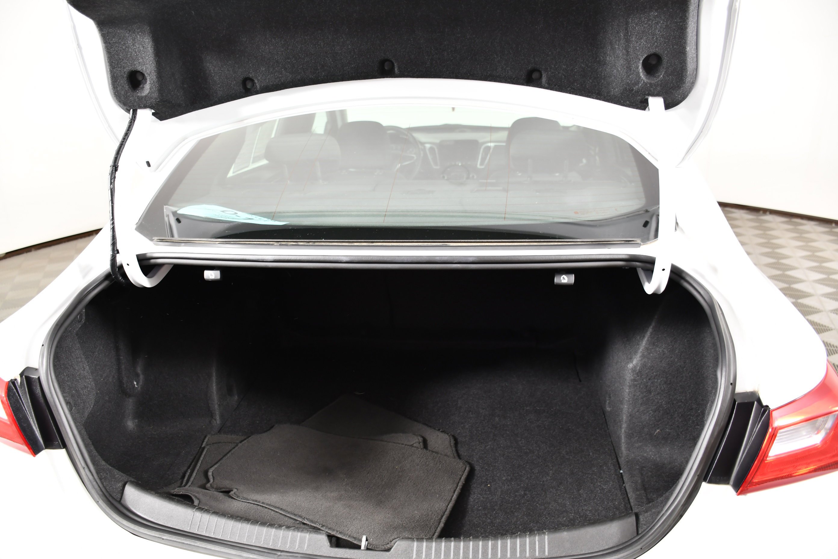 Used 2024 Summit White Chevrolet LT image 50