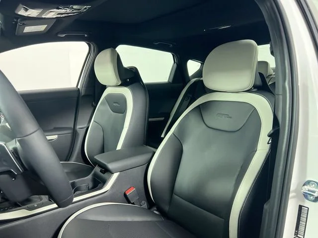 New 2026 Snow White Pearl Kia GT-Line image 14