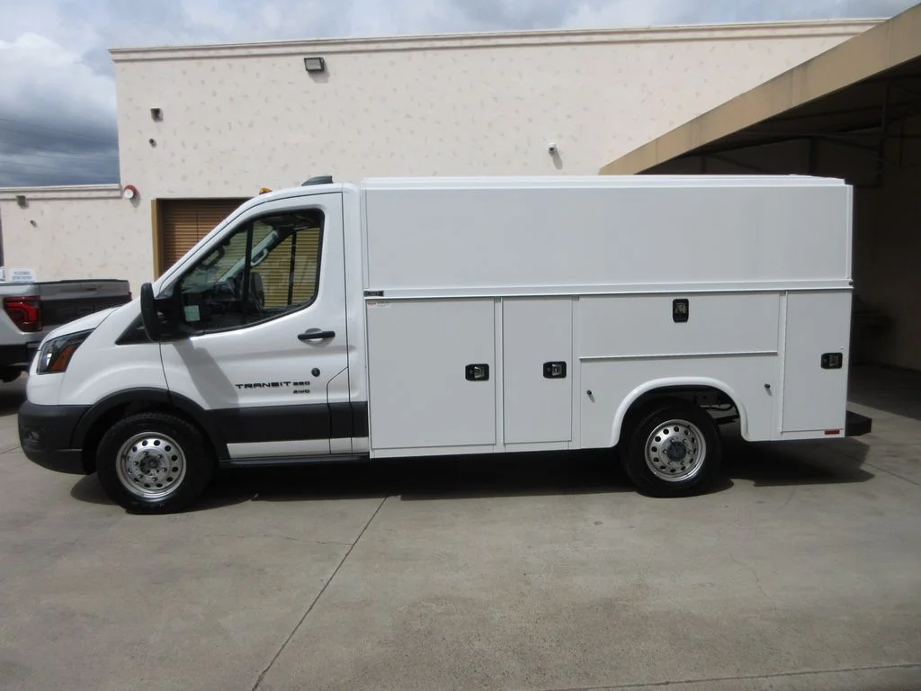 New 2026 Oxford White Ford Base image 1