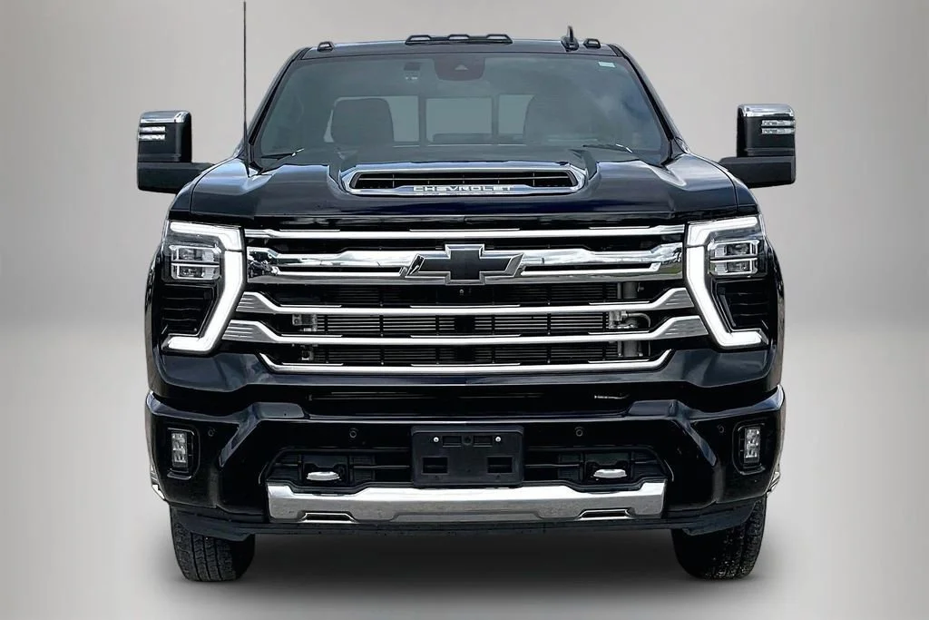 Used 2024 Black Chevrolet High Country DRW image 3