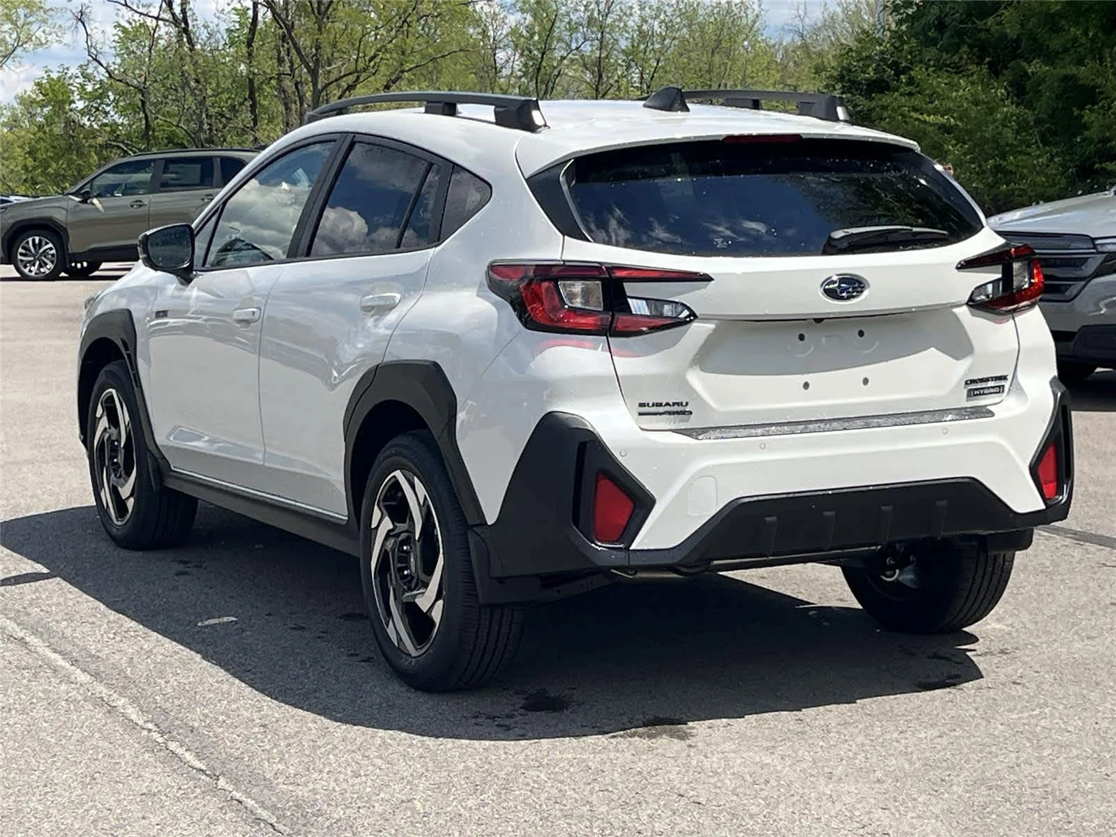 New 2026 CRYSTAL WHITE PEARL Subaru Limited Hybrid image 3