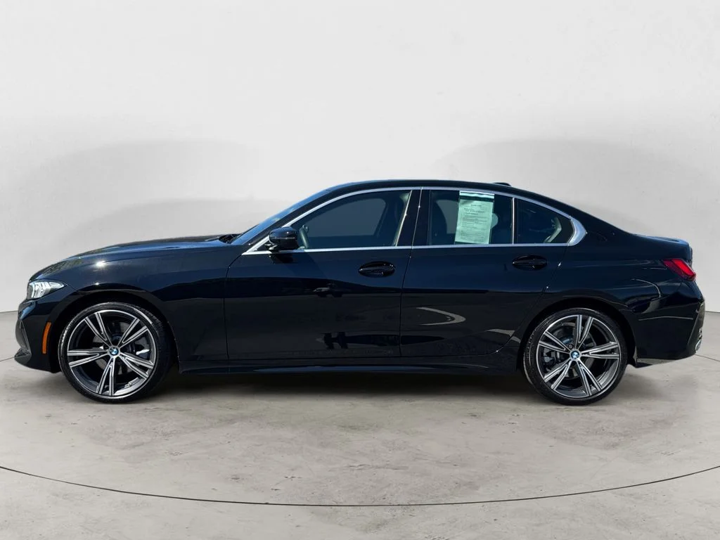 2024 BMW 3 Series 330i - Photo 4