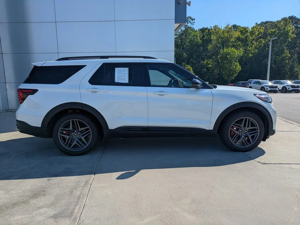 New 2026 Star White Metallic Tri-Coat Ford ST image 3