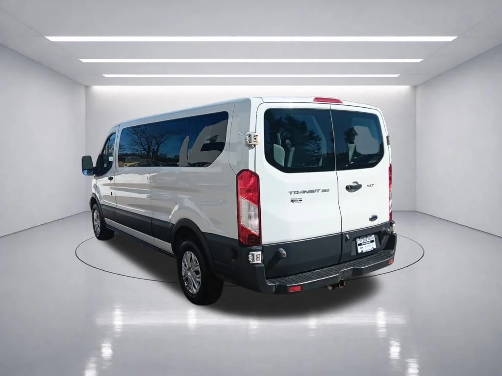 Used 2018 Oxford White Ford XLT image 5