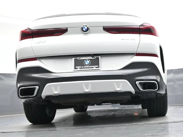 Used 2021 White BMW sDrive40i image 35