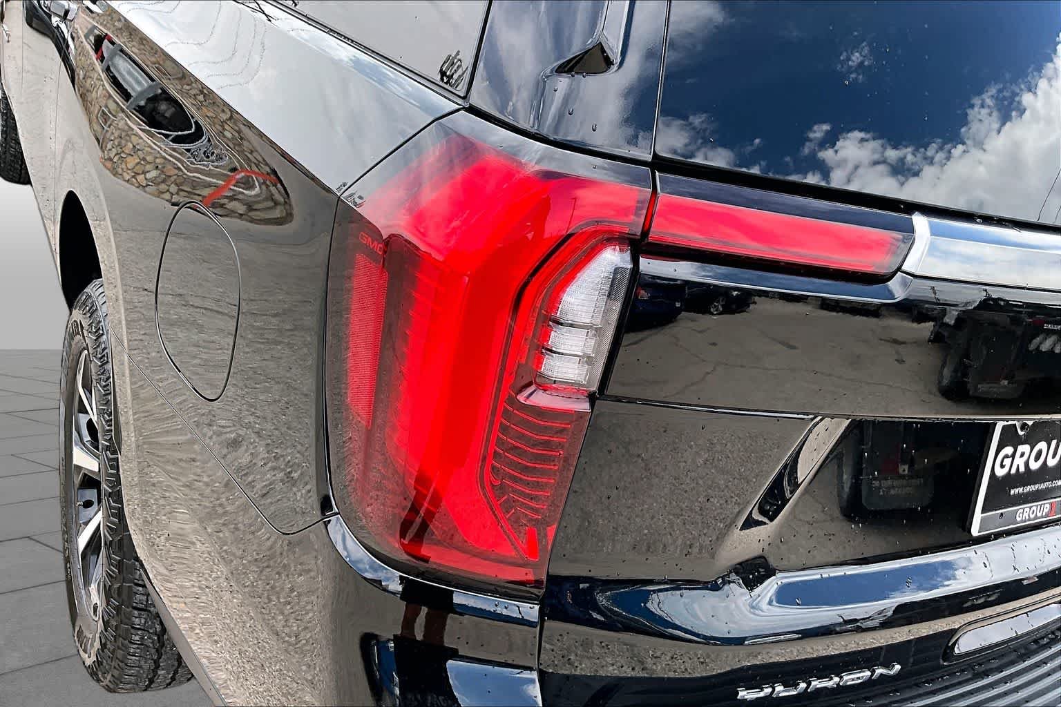 Used 2025 Onyx Black GMC AT4 image 29