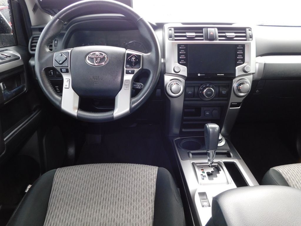 Used 2020 Classic Silver Metallic Toyota SR5 image 13