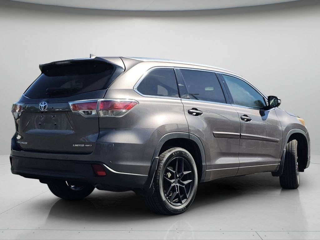 Used 2016 Predawn Gray Mica Toyota Limited Platinum V6 image 25