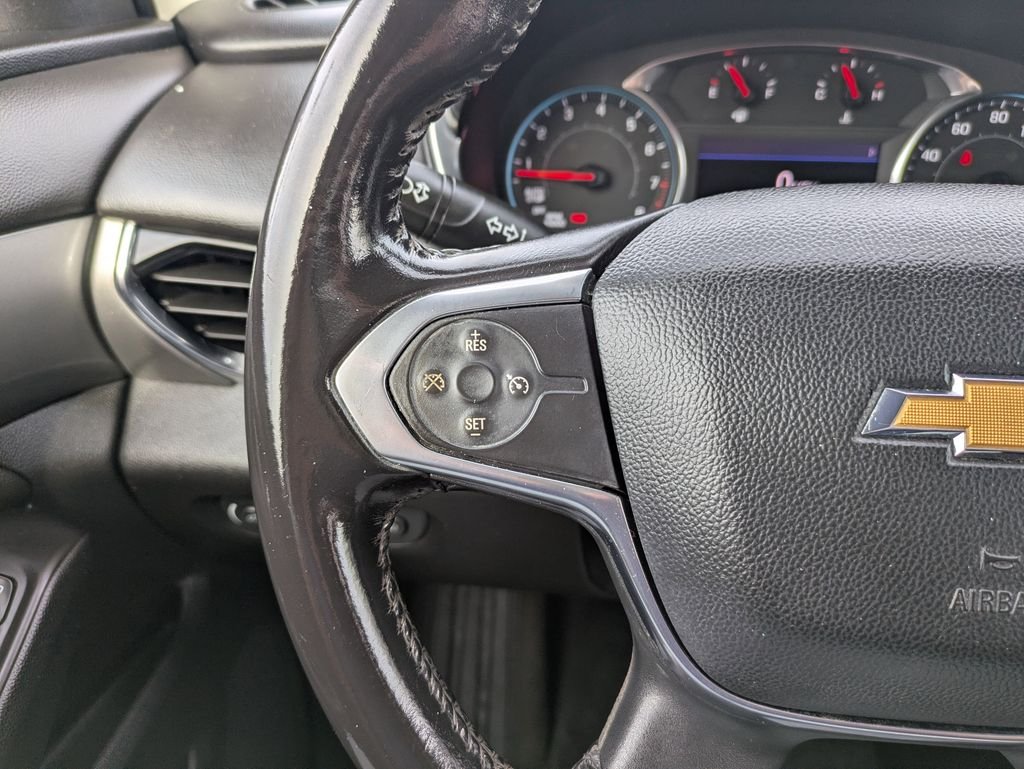 Used 2020 Gray Chevrolet 3LT image 28