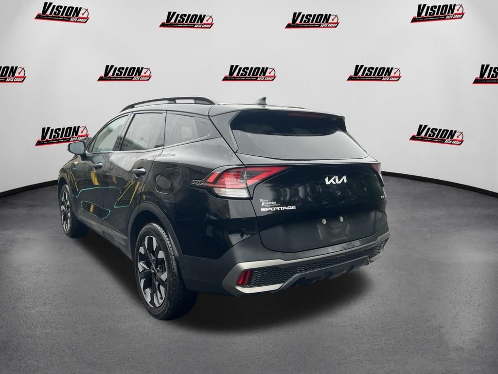 Used 2023 Black Kia X-Line image 4