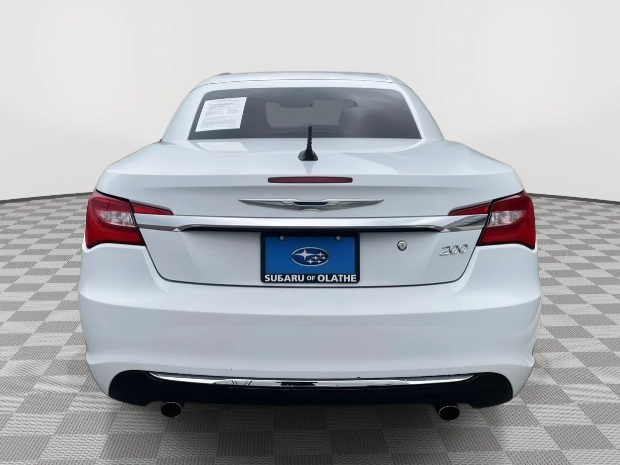 Used 2013 Bright White Chrysler Limited image 11