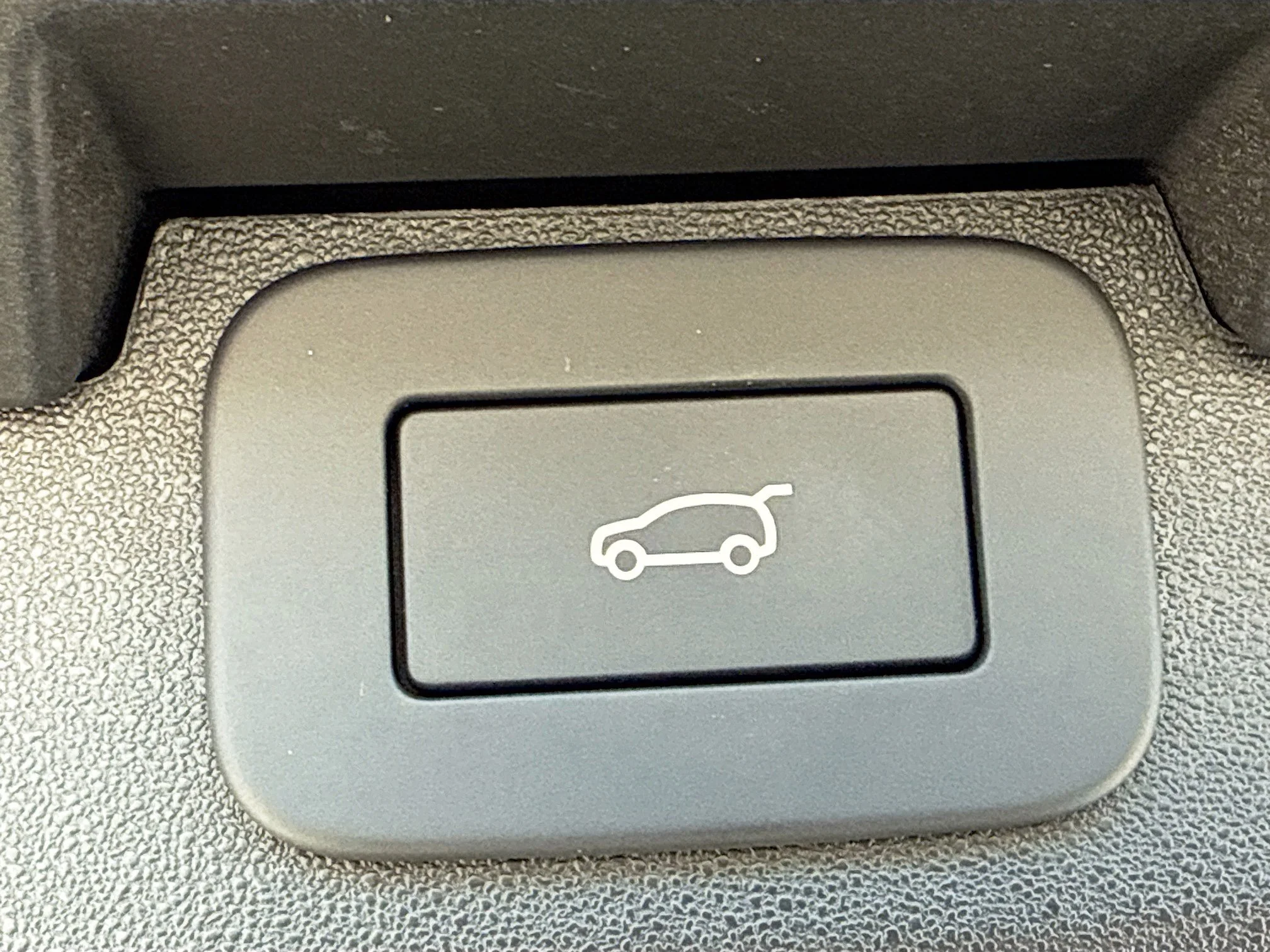 New 2026 Charente Grey Land Rover Dynamic SE image 14