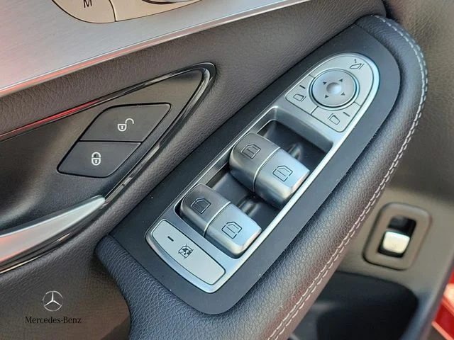 Used 2019  Mercedes-Benz GLC 300 Coupe image 21