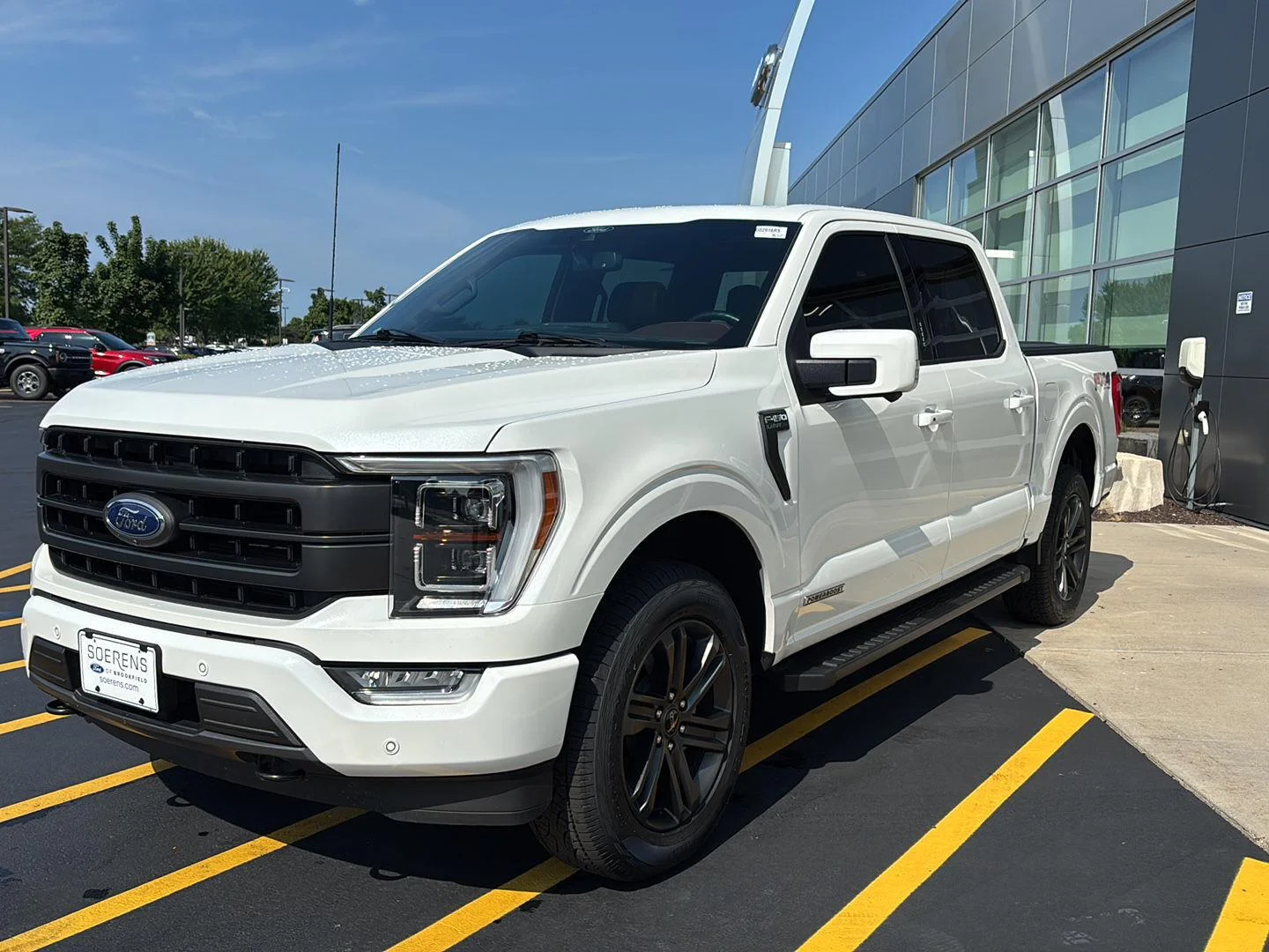 Used 2022 Star White Metallic Tri-Coat Ford LARIAT image 3