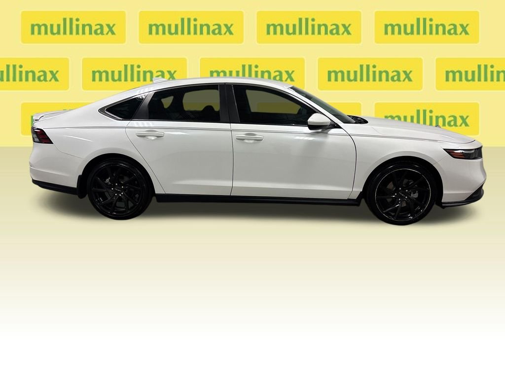 Used 2023 White Honda LX image 19
