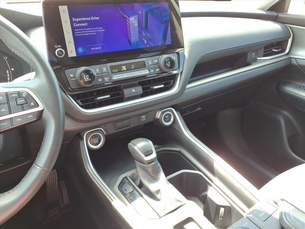 Used 2025 Beige Toyota XLE image 28