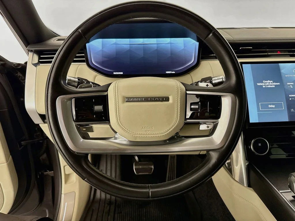 Used 2022 Gray Land Rover SE image 11