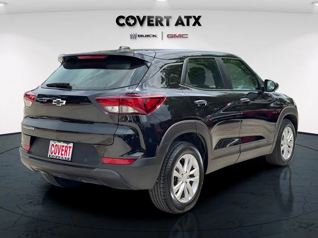 Used 2022 Black Chevrolet LS image 6