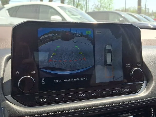 Used 2023 Gray Nissan Platinum image 21