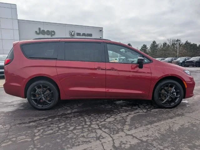 New 2026 Red Hot Pearl-Coat Exterior Paint Chrysler Limited image 2