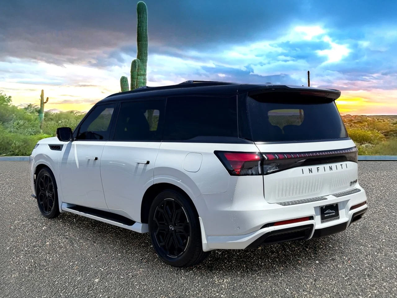 New 2027 2T RADIANT WHIT INFINITI Sport 4WD image 6