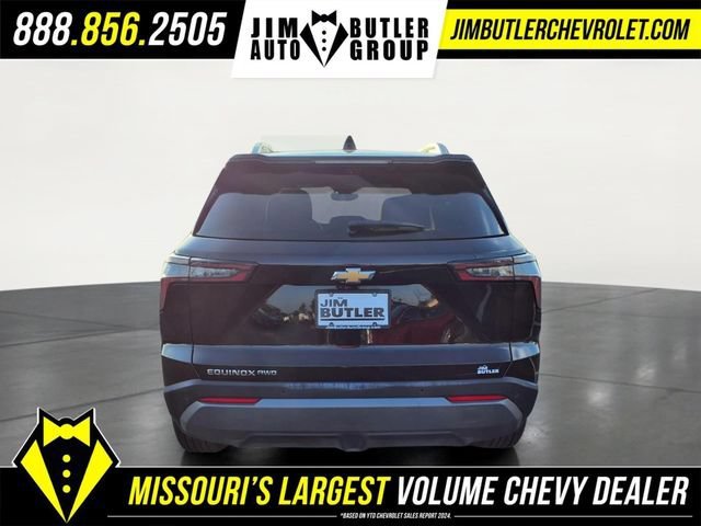 Used 2025 Mosaic Black Metallic Chevrolet LT image 19