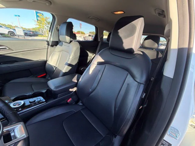 Used 2023 White Kia EX image 3