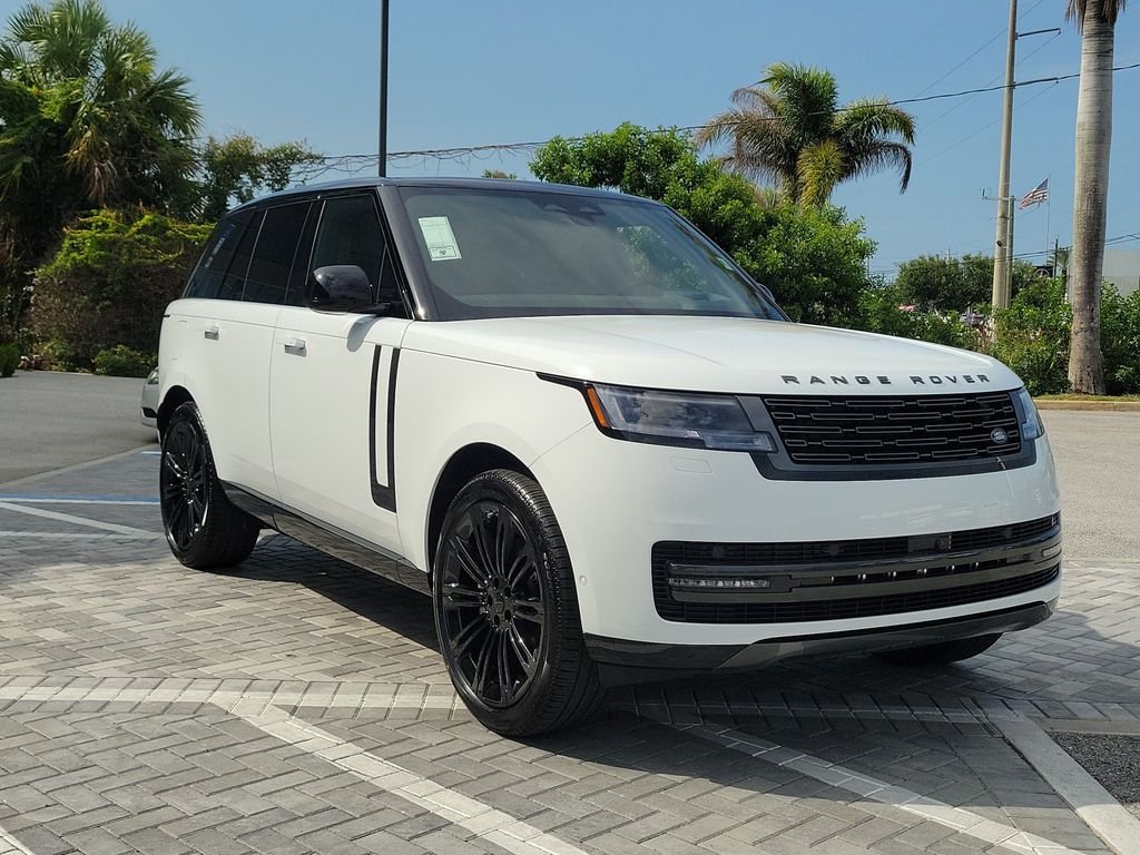 New 2026 Fuji White Land Rover SE image 7
