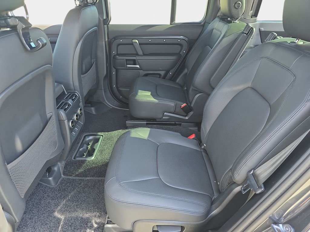 New 2026 Carpathian Grey Land Rover X-Dynamic SE image 16