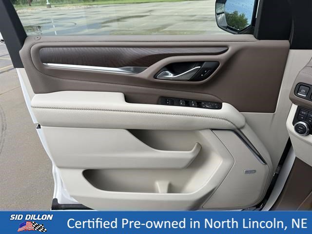 Used 2022 White Frost Tricoat GMC Denali image 17