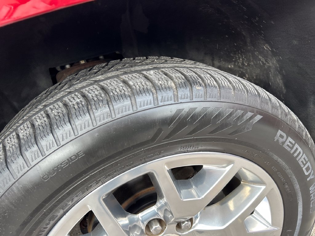 Used 2018 Red GMC SLT image 12