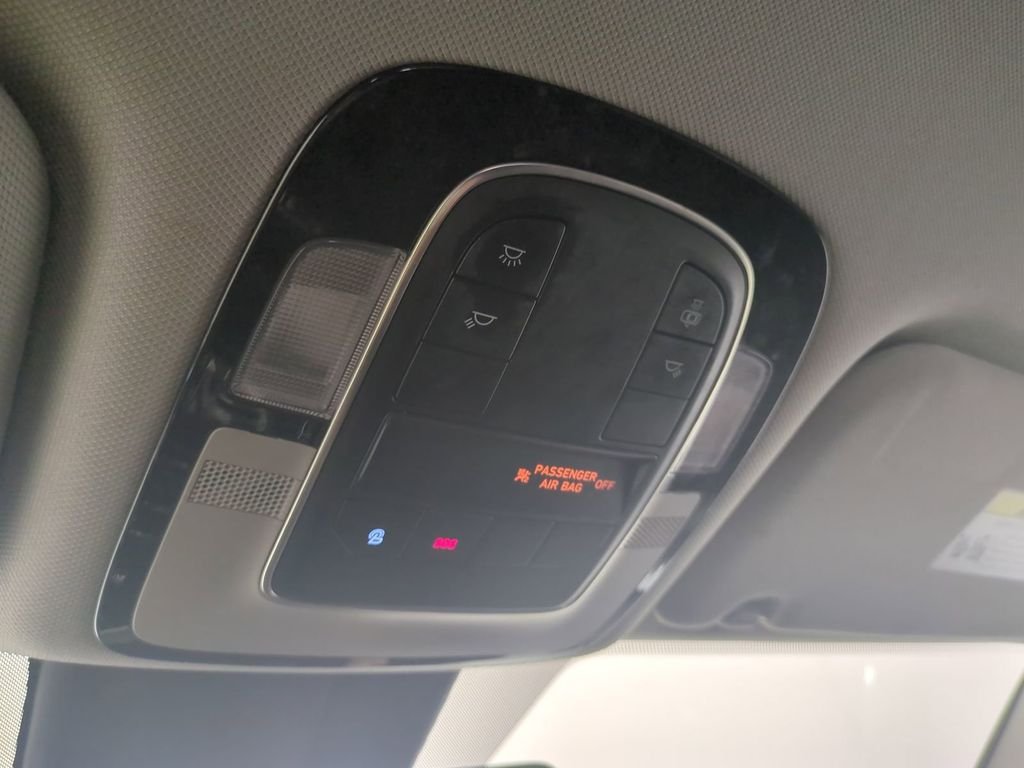Used 2022 Black Hyundai SEL image 24