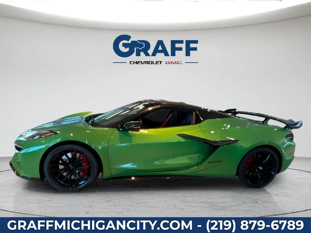 New 2027 Roswell Green Metallic Chevrolet 3LZ image 2