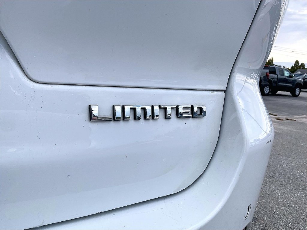 Used 2021 Bright White Clearcoat Jeep Limited image 29