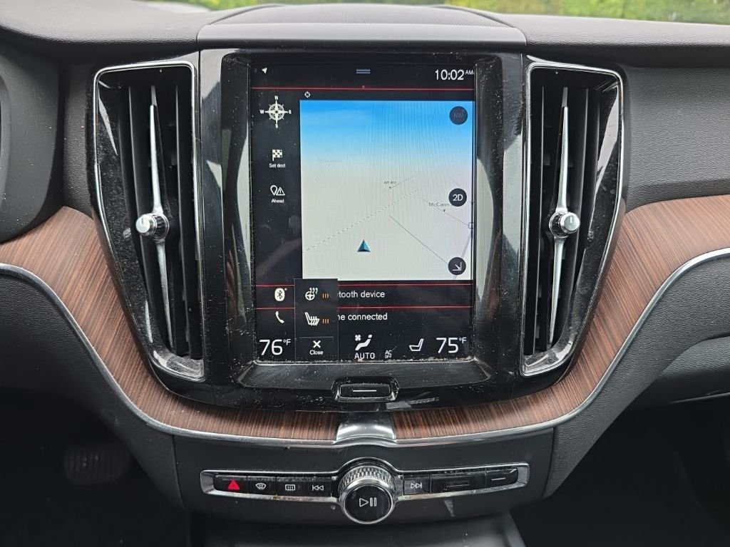 Used 2019 White Volvo T5 Momentum image 5