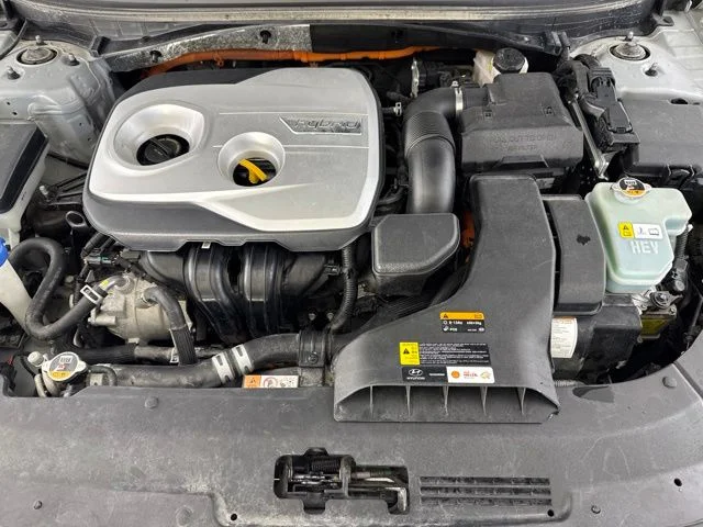 Used 2019 Silver Hyundai Limited image 19