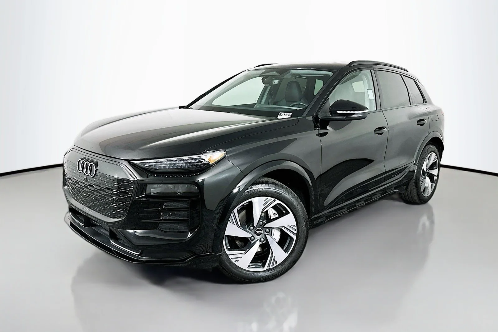 2025 Audi Q6 e-tron's photo