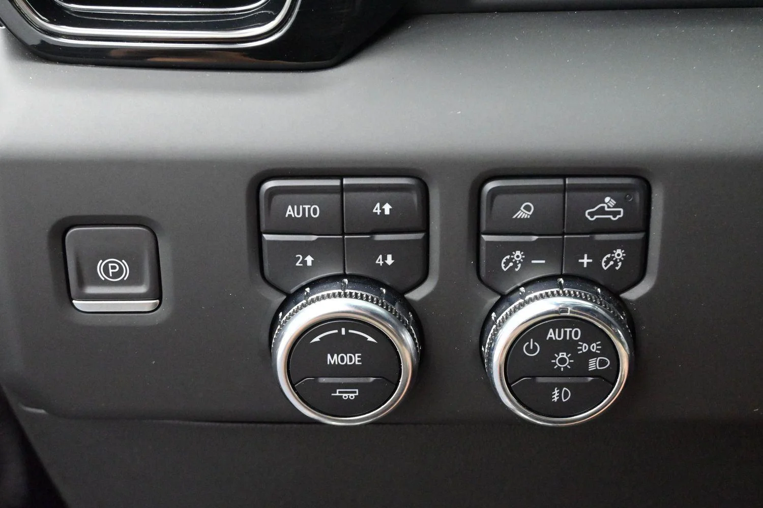 Used 2024 Onyx Black GMC AT4 image 28