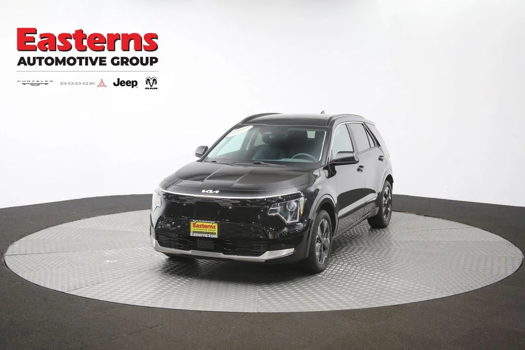 Used 2024 Black Kia Wind image 56