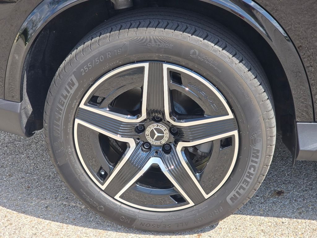 Used 2026 Black Mercedes-Benz GLC 300 image 13