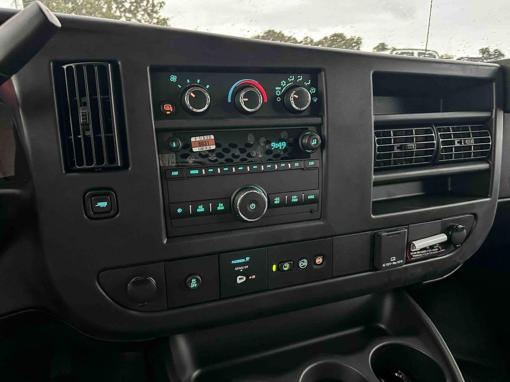 2025 Chevrolet Express Cargo Work Van - Photo 19