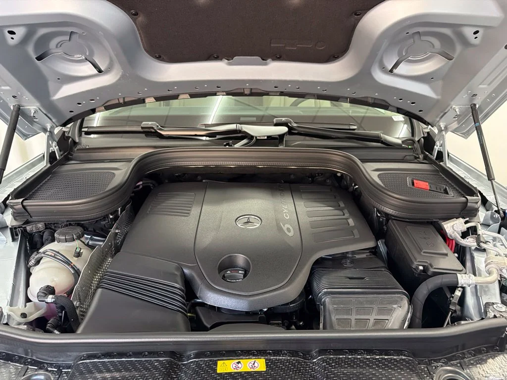 New 2027 Silver Mercedes-Benz GLS 450 image 33